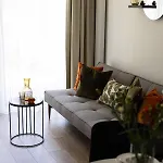 Shellter By 2homerent