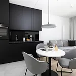 Shellter By 2homerent