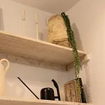 Shellter By 2homerent *