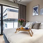 Shellter By 2homerent *