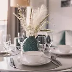 Shellter By 2homerent *
