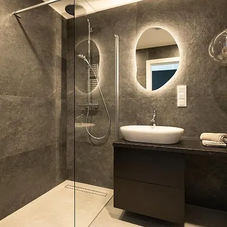 Shellter By 2homerent
