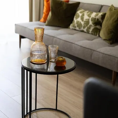 Shellter By 2homerent *