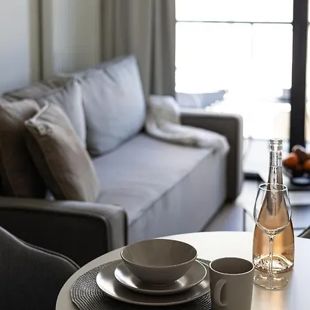 Shellter By 2homerent *