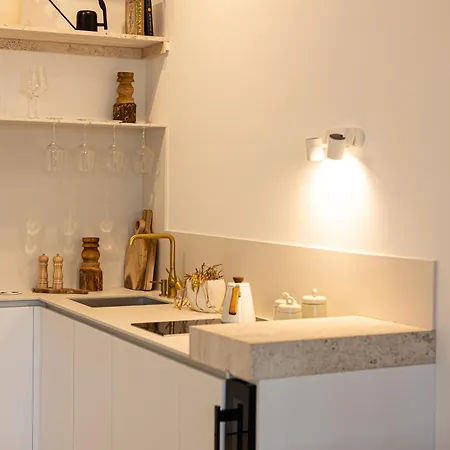 Shellter By 2homerent * Rogowo