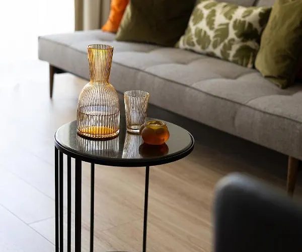 Shellter By 2homerent *