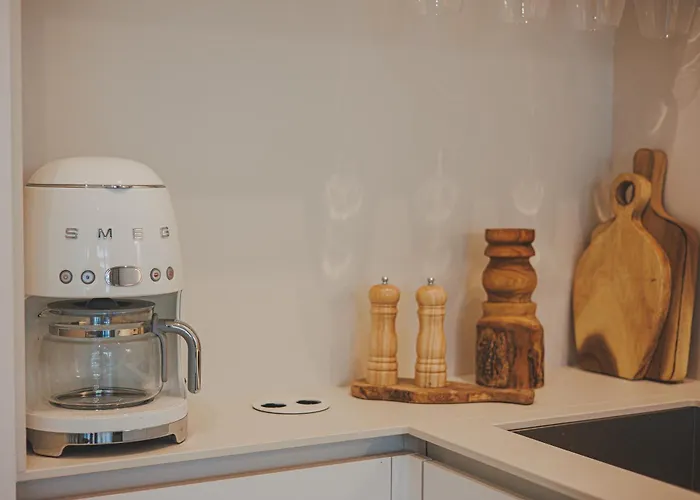 Shellter By 2homerent *