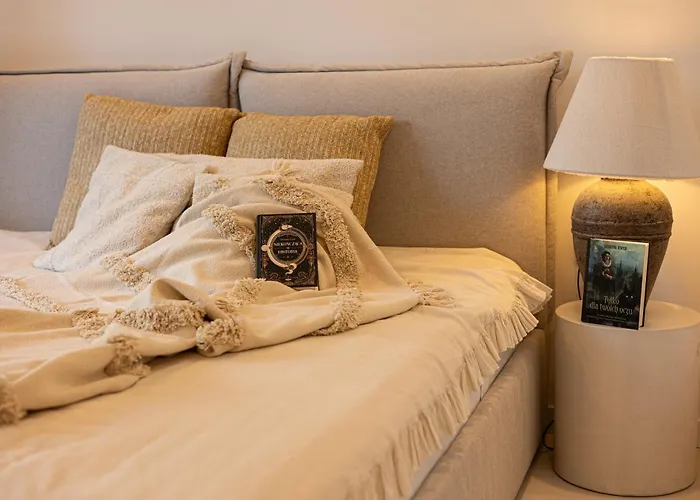 Shellter By 2homerent *