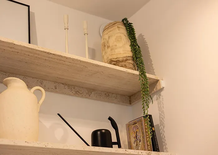 Shellter By 2homerent *