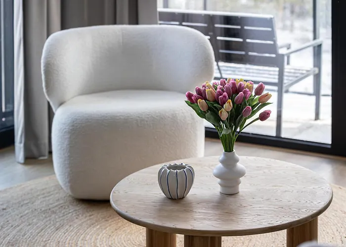 Shellter By 2homerent *